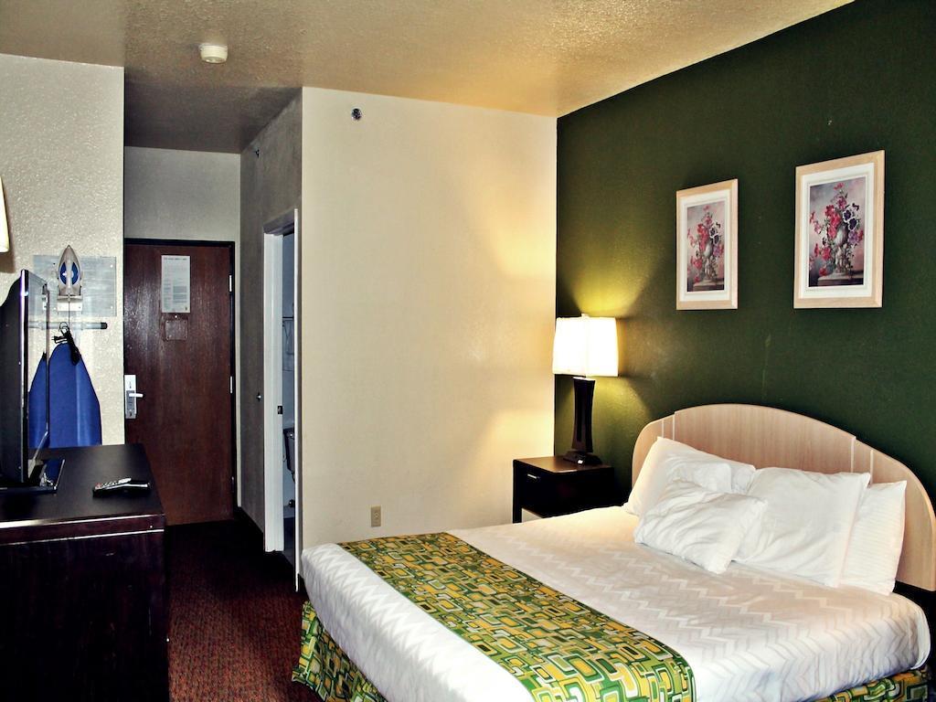 Surestay Plus By Best Western San Antonio Airport Eksteriør billede