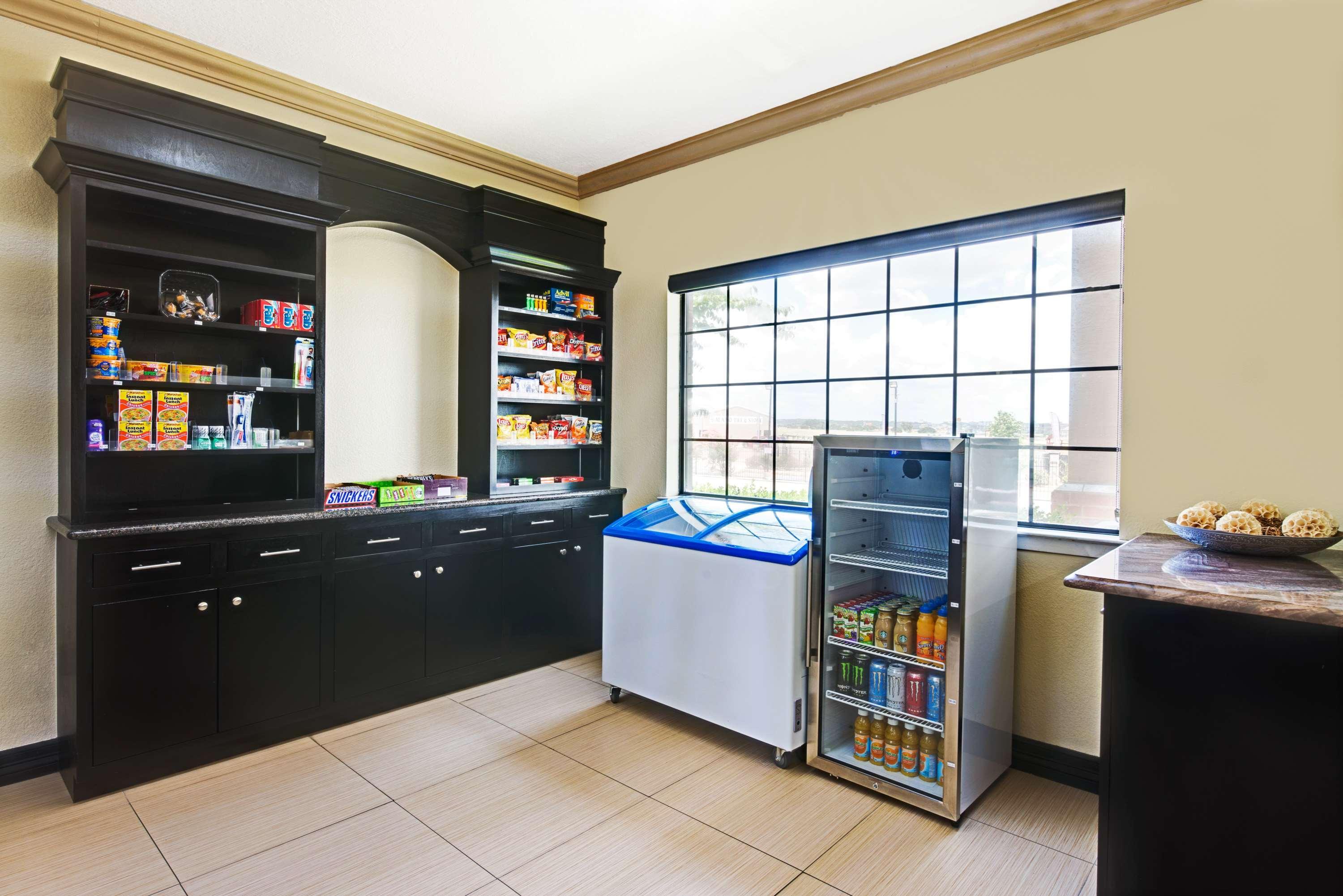 Surestay Plus By Best Western San Antonio Airport Eksteriør billede