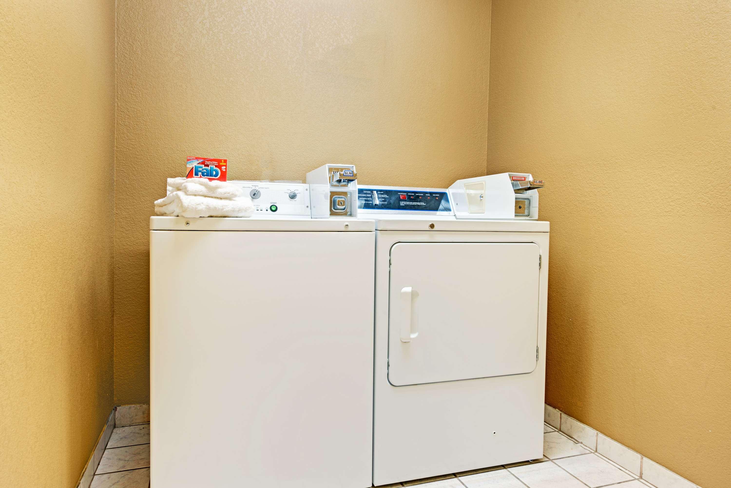 Surestay Plus By Best Western San Antonio Airport Eksteriør billede