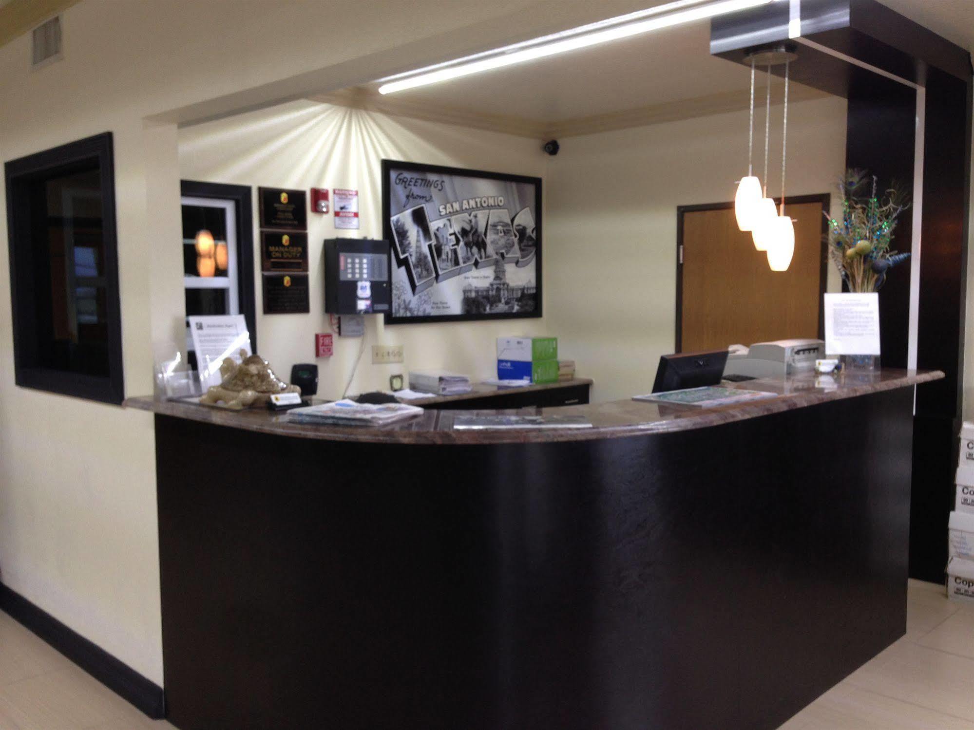 Surestay Plus By Best Western San Antonio Airport Eksteriør billede