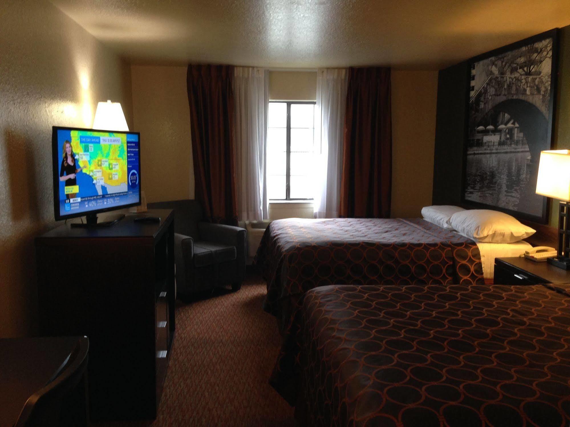 Surestay Plus By Best Western San Antonio Airport Eksteriør billede